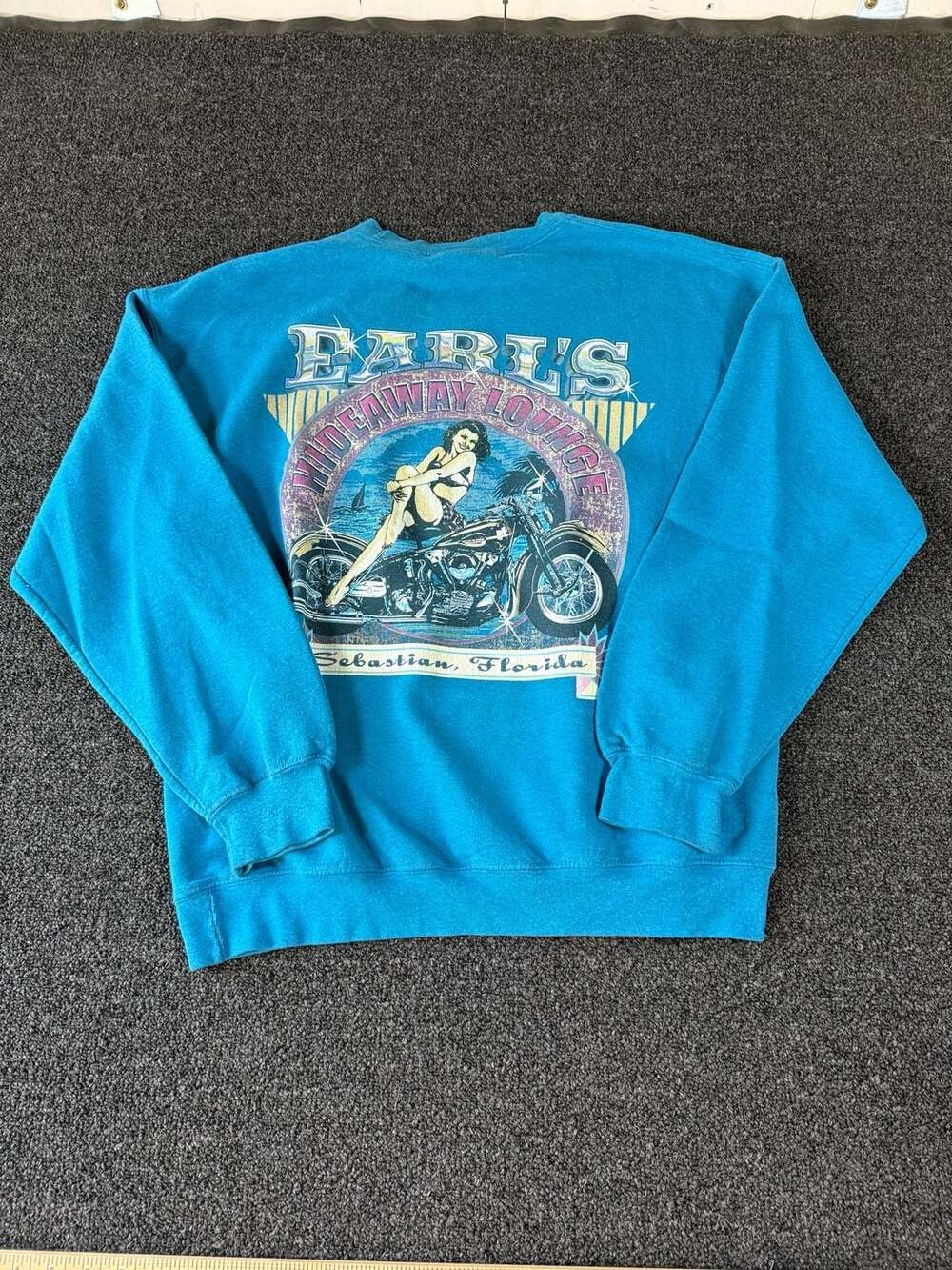 Gildan Earls Hideaway Lounge Sebastian Florida Biker Graphic Crewneck Sweatshirt